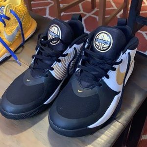 Nike basketball shoes 3.5Y